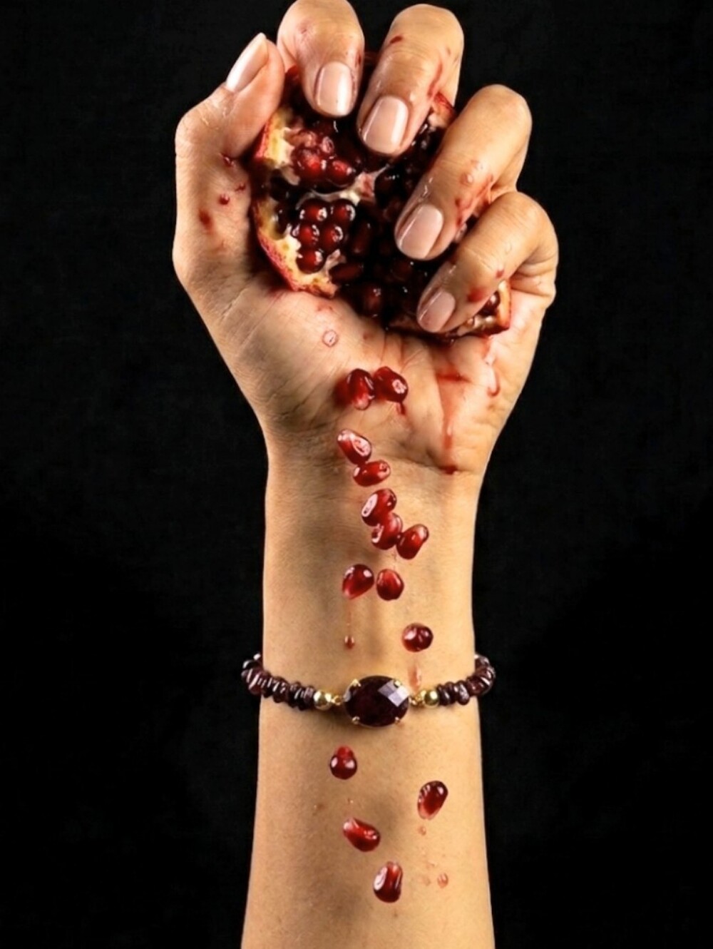 4.5 Carats Natural Ruby Chips And Centerpiece Ruby Bracelet